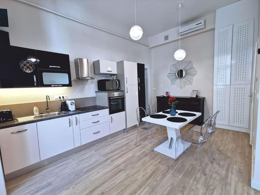 Luxury Apartment Near Astoria With Ac Budapest Bagian luar foto